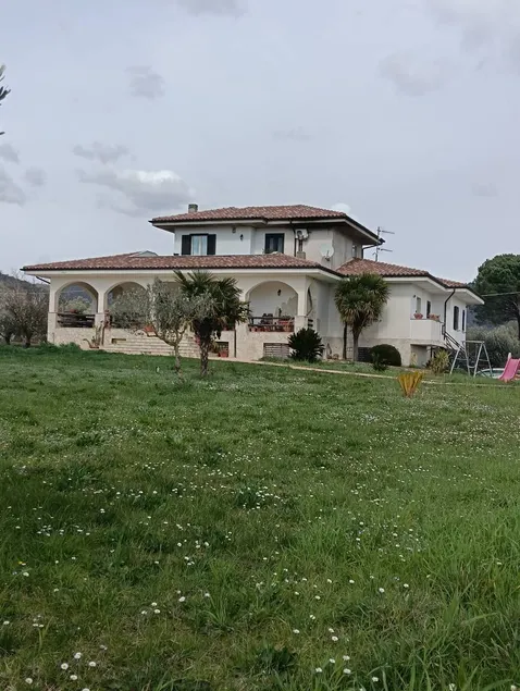 Gradevole bed & breakfast adatto alle famiglie con terrazza e giardino | Vista sulla natura | Perfetto per il lavoro da remoto | Accetta animali domestici - Image 1