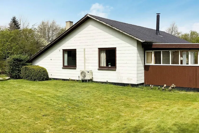 Holiday home with garden - Image 1