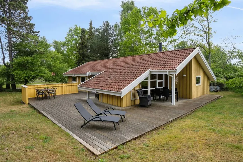 Holiday home with terrace, sauna & barbecue - Image 1