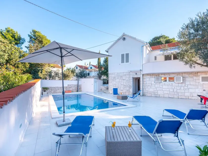 Ferienhaus mit privatem Pool, Grill und Garten - Image 1