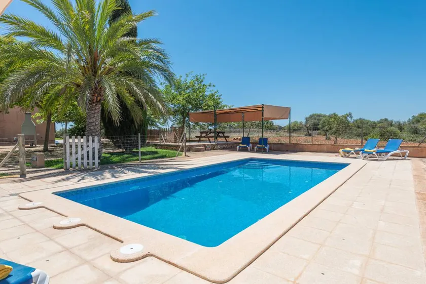 Children-friendly wonderful villa with BBQ, terrace & garden - Image 1