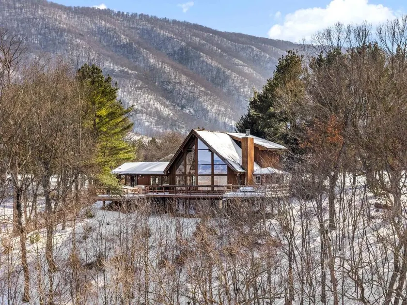 Modern Mountain Cabin with Hot Tub and Game Room Near Moorefield, West Virginia - Image 1