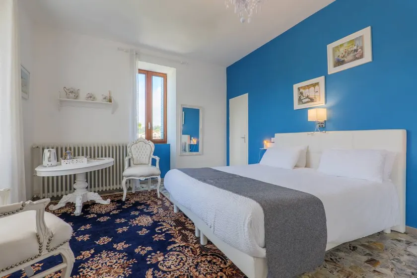 B&B with pool, garden & hot tub - Image 1