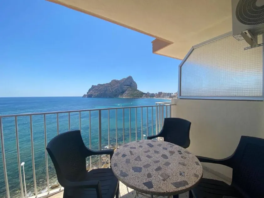 Apartment with terrace - Image 1