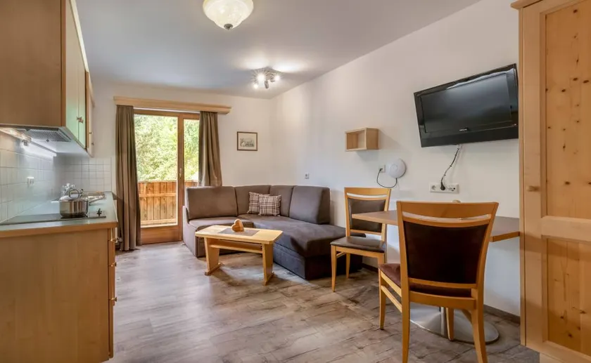 Apartment 'Bergkamerad 2' with Mountain View, Shared Terrace and Wi-Fi - Image 1