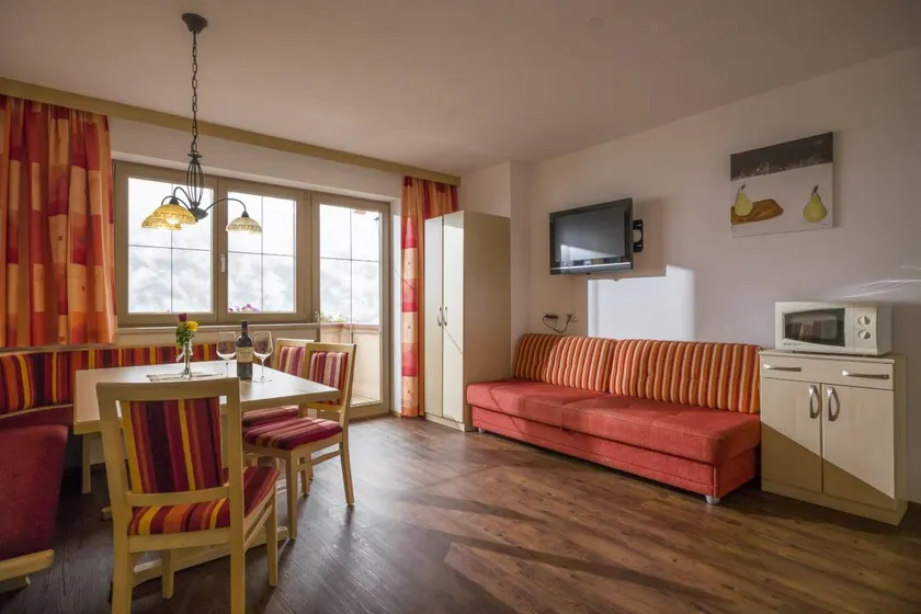 Holiday apartment with garden, terrace & BBQ - Image 1