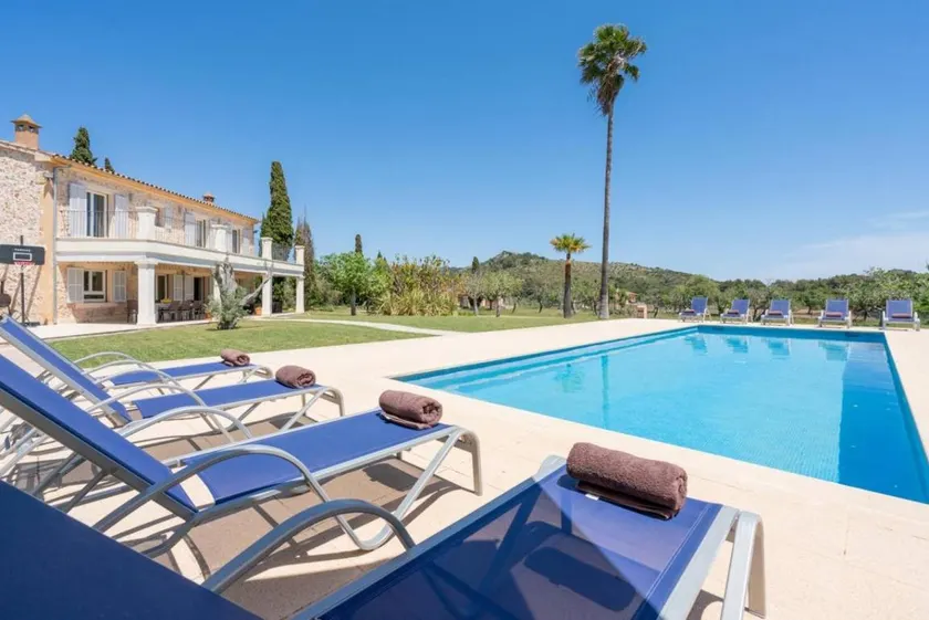 Maison avec piscine privée, jardin et barbecue | Vue jardin - Image 1