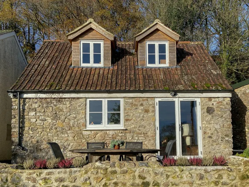 Child-friendly charming cottage with garden | Dogs allowed - Image 1