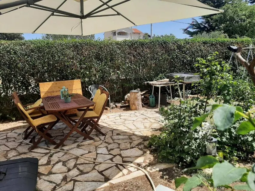 Holiday apartment with terrace, garden & barbeque - Image 1
