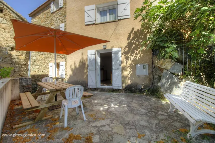 Gite with BBQ, garden & terrace | Mountain view - Image 1