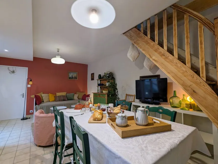 Guesthouse with pool and spa near Puy-en-Velay - Image 1