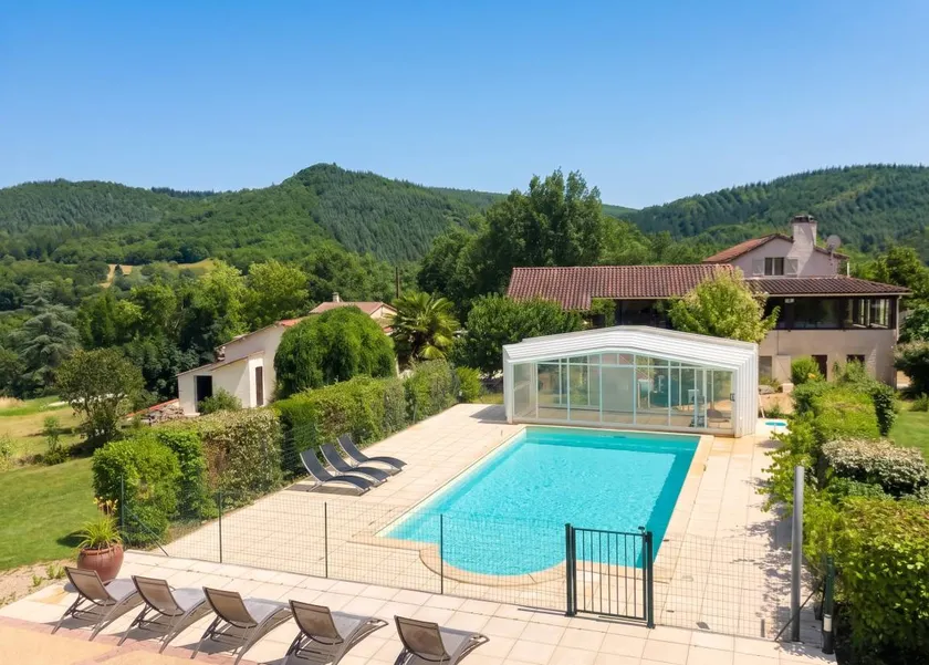 House with garden, terrace & pool | Pool view | Suitable for remote work - Image 1