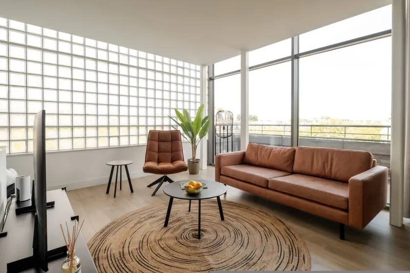Beautiful Penthouse in the centre w Free Parking - Image 1
