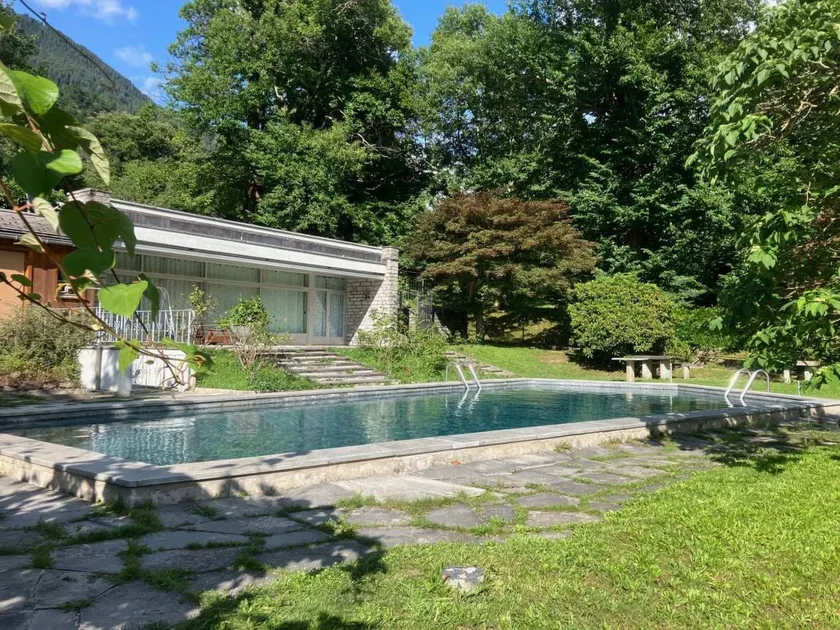 Apartment with garden, terrace & private pool - Image 1