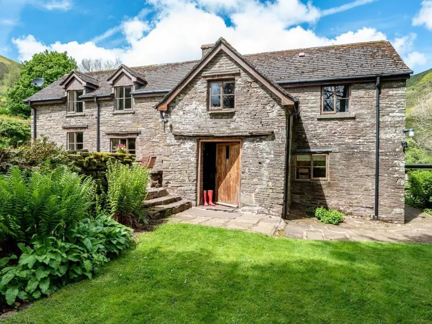 Cottage with garden & BBQ | Pets allowed - Image 1