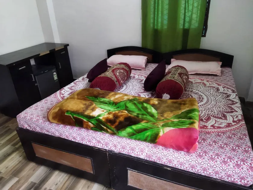 Santana hostel - Image 1