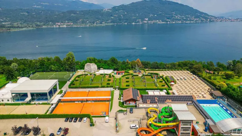 Apartment with garden & pool - Image 1