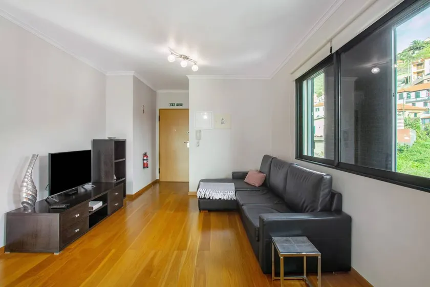 Fully equipped beautiful holiday apartment with fast internet | City view - Image 1