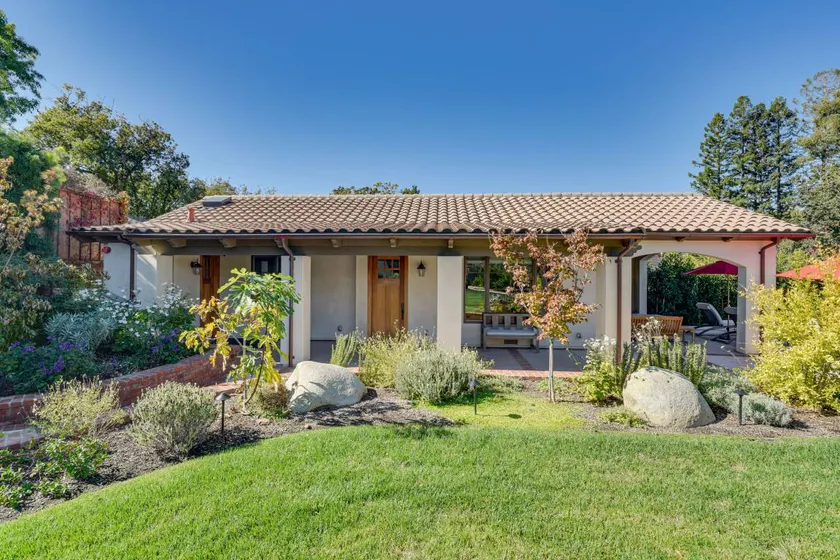 10 Mi to San Jose Couples Cottage with Hot Tub! - Image 1