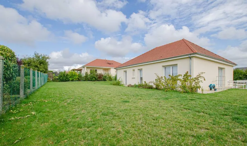 Gite with BBQ, terrace & garden - Image 1