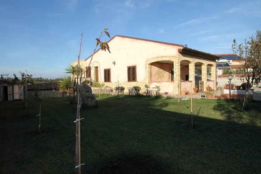 Villa adaptée aux familles avec terrasse, barbecue et jardin | Vue rivière - Image 1
