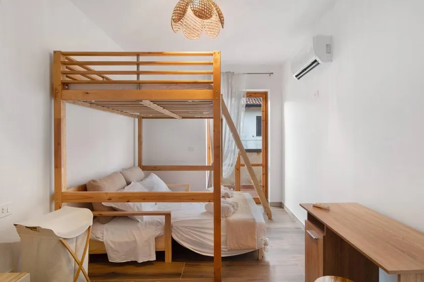 Hera 2 Room with Wi-Fi and Air Conditioning - Image 1