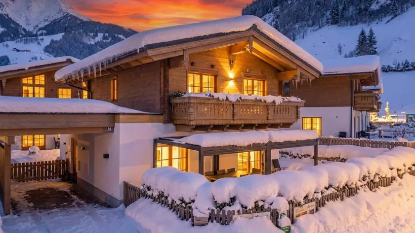 Charming holiday home with barbecue, sauna & garden | Next to the ski | Pet-friendly - Image 1