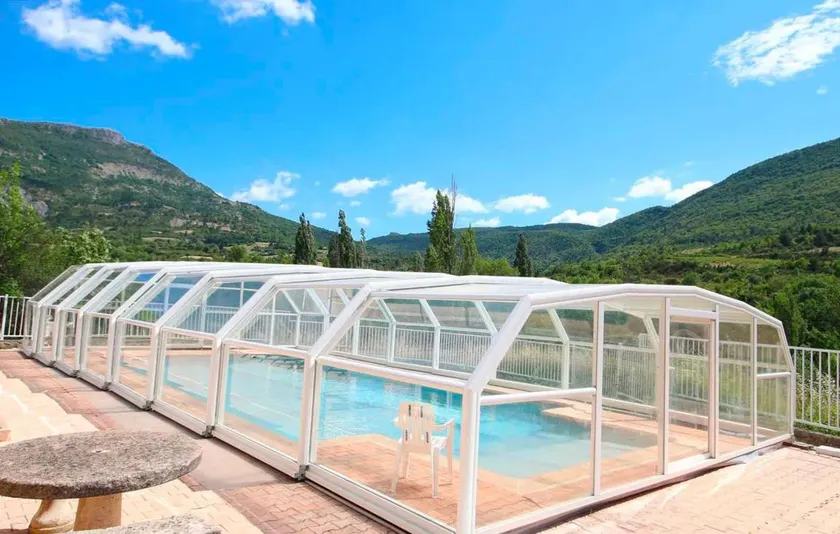 Fully equipped holiday apartment with terrace, pool & garden | Mountain view - Image 1