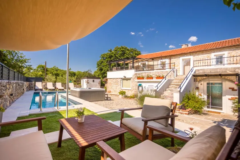 Villa with private pool, terrace & sauna | Panoramic view - Image 1
