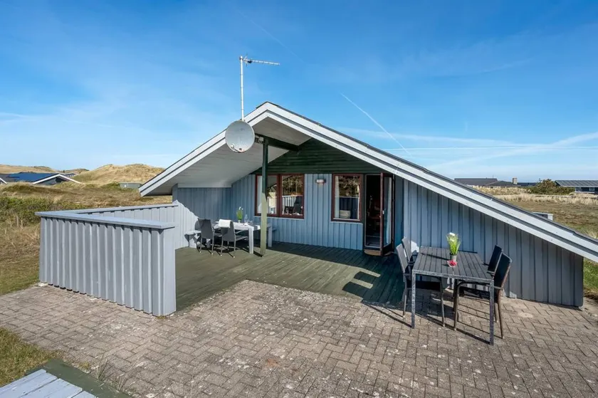 Family-oriented charming house with terrace | Close to the beach - Image 1