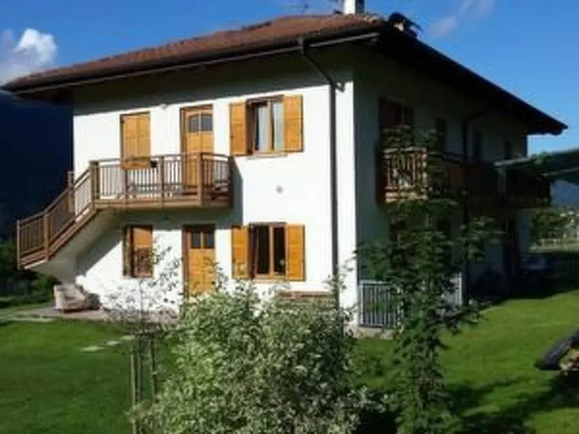 Appartamento con griglia e giardino | Vista sulla montagna - Image 1