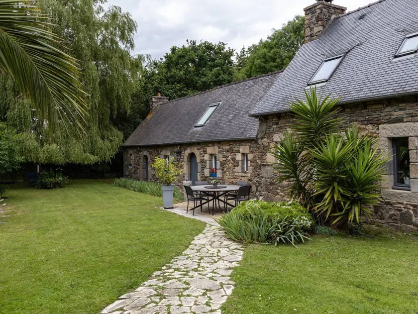 Guesthouse 'Chambre Marine' with Shared Terrace, Garden and Wi-Fi - Image 1