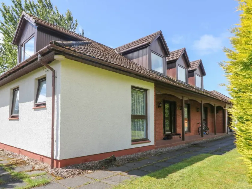 Cottage | Beach nearby - Image 1