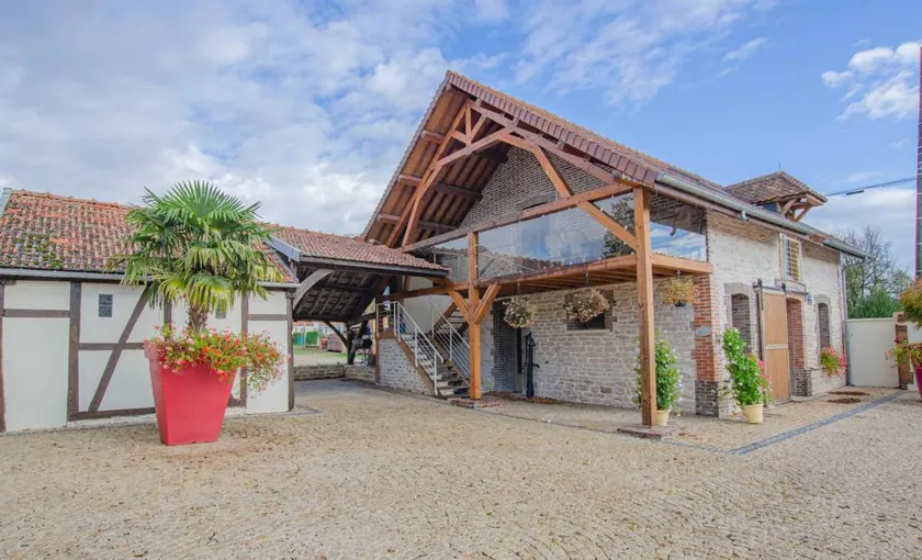 Gite with barbeque, terrace & garden | Pets allowed - Image 1