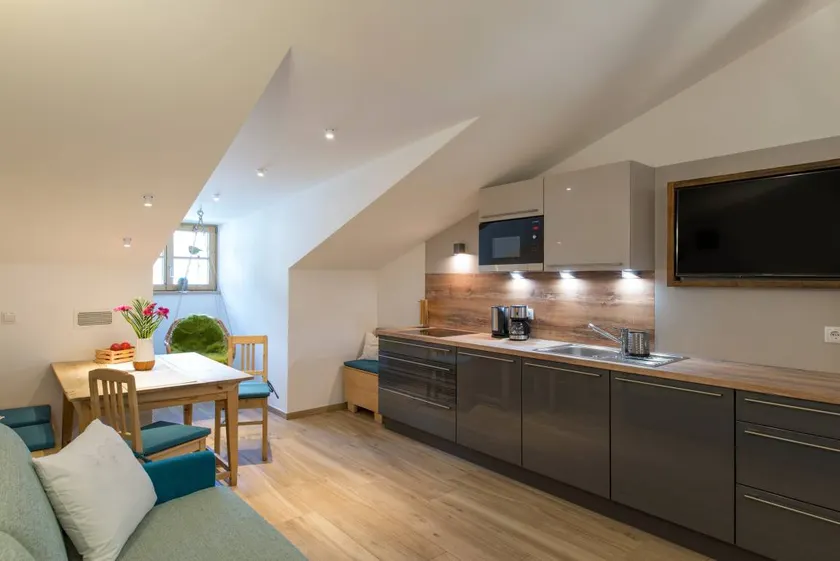 Historic Charm Meets Modern Comfort: Sauna, Mountain Views & Terrace. Pets Welcome! - Image 1