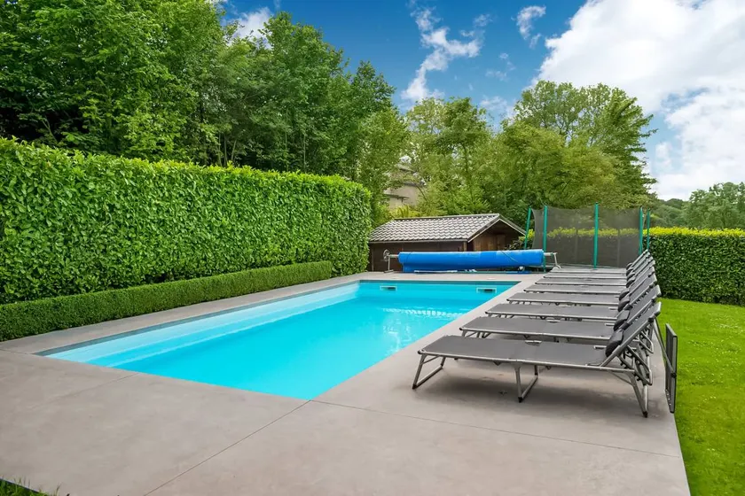 Villa con terrazza, piscina e giardino - Image 1