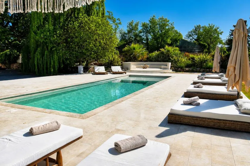Family-friendly B&B with heated pool, barbeque & garden | Garden view | Good for workation | Pets are welcome - Image 1