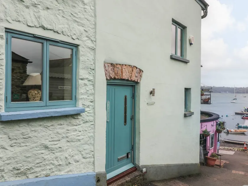 Family-oriented pleasant cottage with terrace & garden | Pet-friendly - Image 1