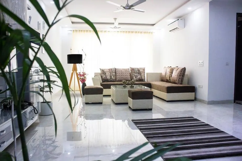 Charming flat with garden & terrace - Image 1