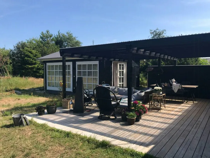 Holiday home with terrace, barbeque & garden | Suitable for remote work - Image 1