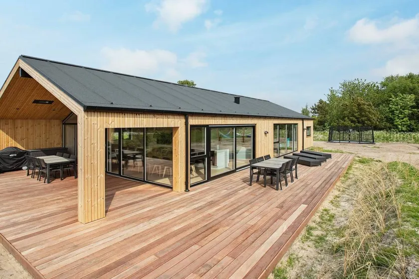 Fully equipped holiday home with barbeque, terrace & sauna - Image 1