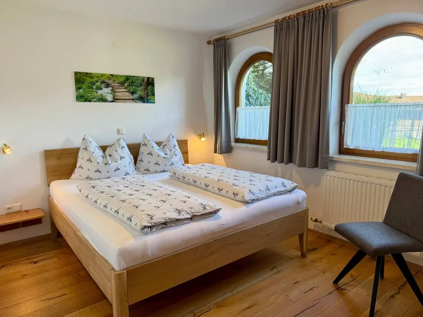 Apartment with terrace & garden - Image 1
