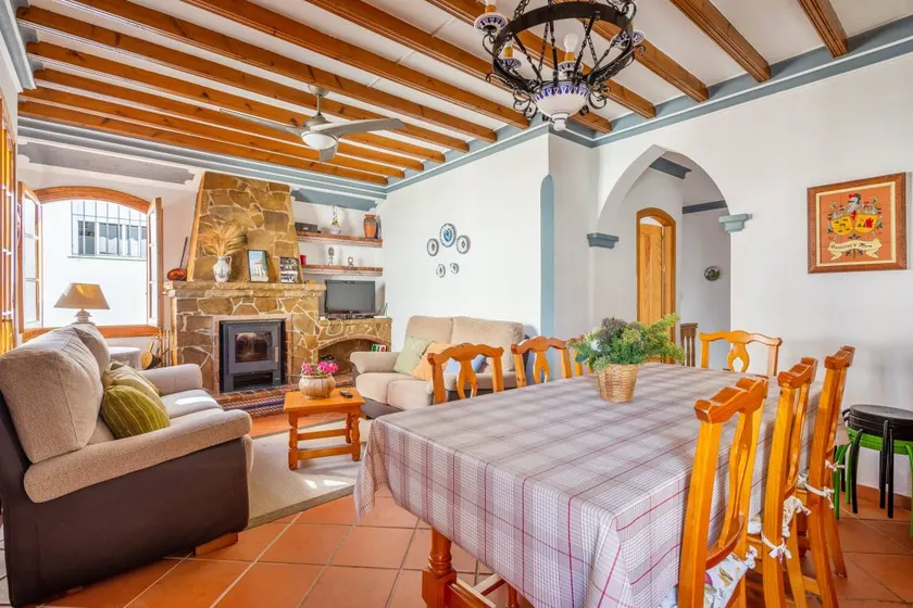 Grande maison entièrement équipée avec barbecue et terrasse | Idéale pour le télétravail - Image 1