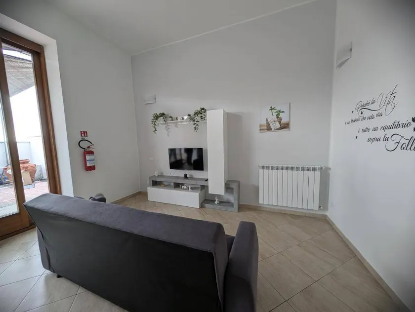 Child-friendly flat with garden - Image 1