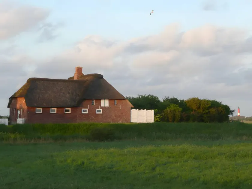 Holiday home with terrace & garden | Garden view - Image 1