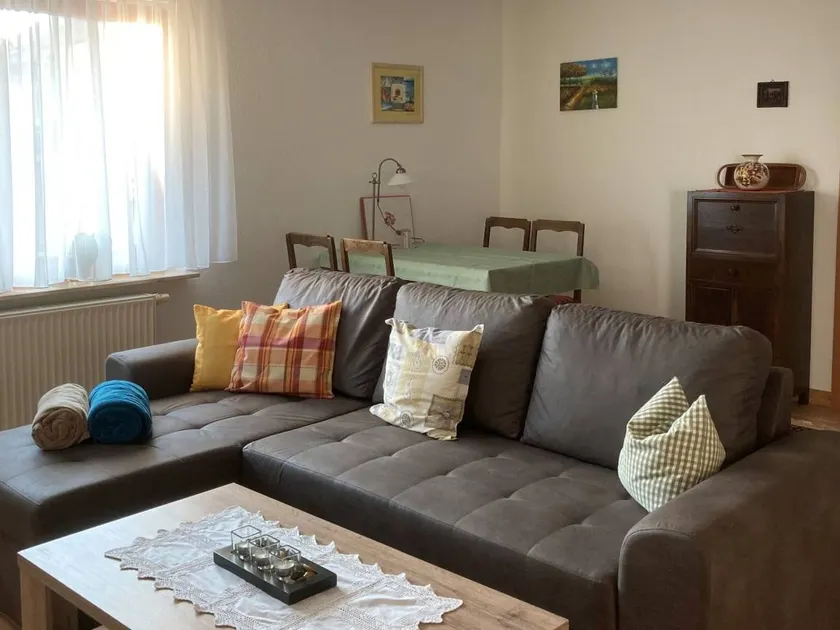 Appartement de vacances convivial et familial avec terrasse, jardin et barbecue | Vue jardin | Avec animaux bienvenus - Image 1