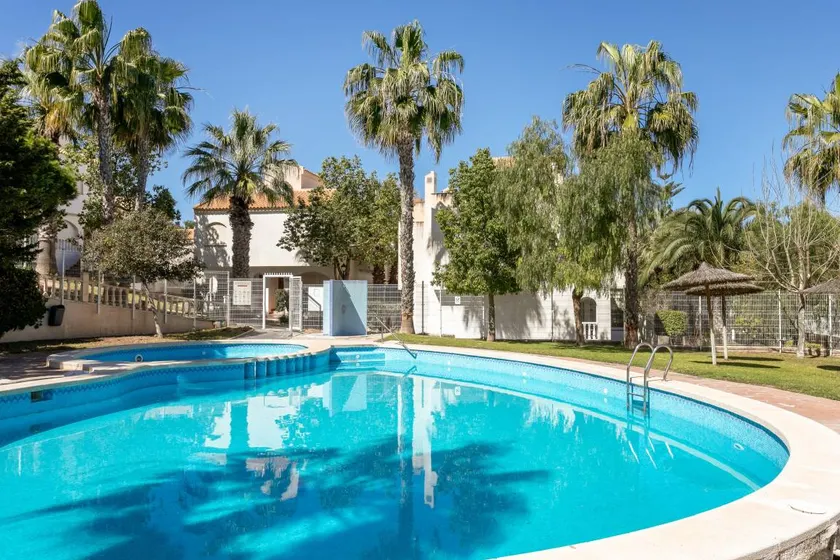 Maison avec internet haut débit, barbecue et piscine | Vue mer | Parfaite pour le travail à distance - Image 1