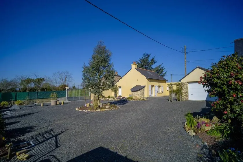 Cottage 'Gîte Des Huttes' with Private Terrace, Private Garden and Wi-Fi - Image 1