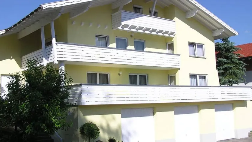 Apartment with terrace & sauna | Garden view - Image 1