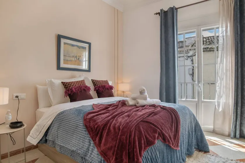 Private room with terrace, barbeque & fast internet | Mountain view | Good for workation - Image 1